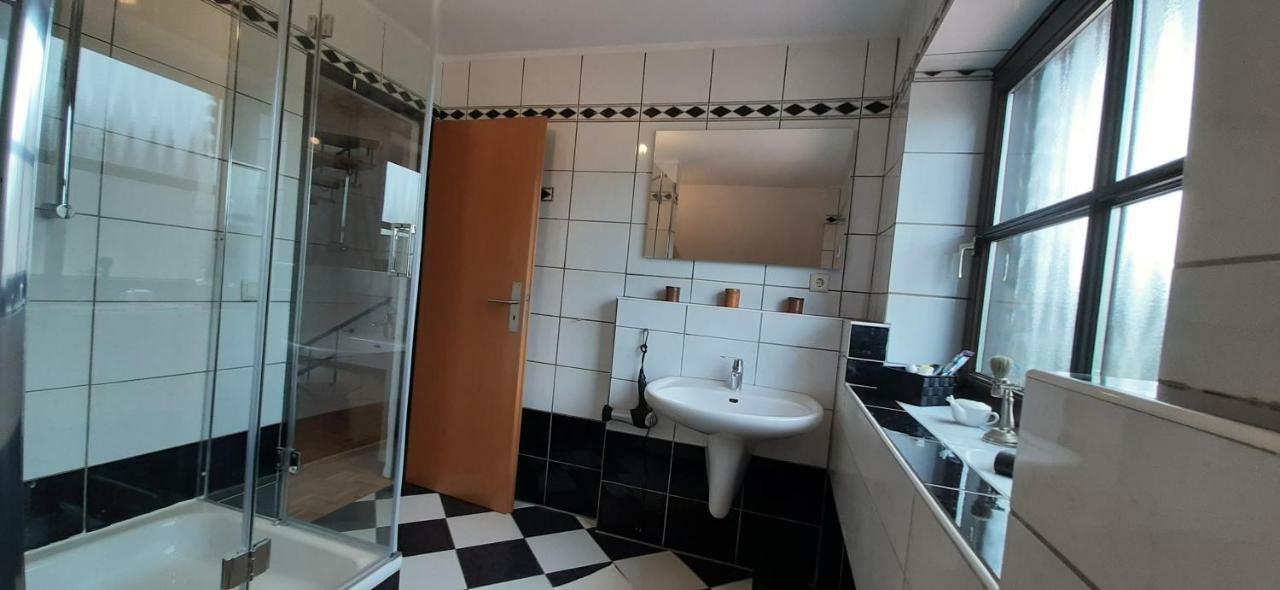 Mauritzburg Apartamento Krefeld Exterior foto